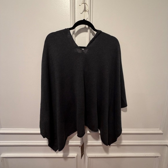Kerisma Sweaters - Kerisma Knits Women's One Size Charcoal Gray Poncho Sweater‎ Cowl Neck NWT